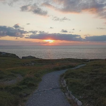 Malin Head Stay SolasTobann ArtHouse Room 1 Ensuite Exterior foto