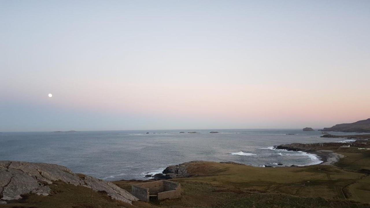 Malin Head Stay SolasTobann ArtHouse Room 1 Ensuite Exterior foto