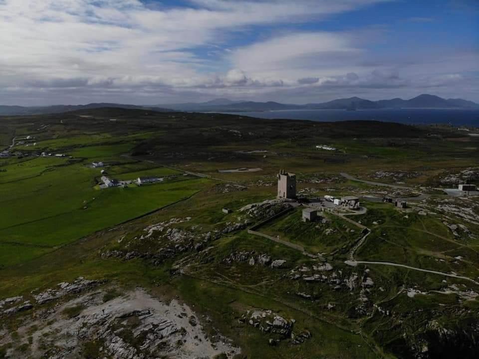 Malin Head Stay SolasTobann ArtHouse Room 1 Ensuite Exterior foto